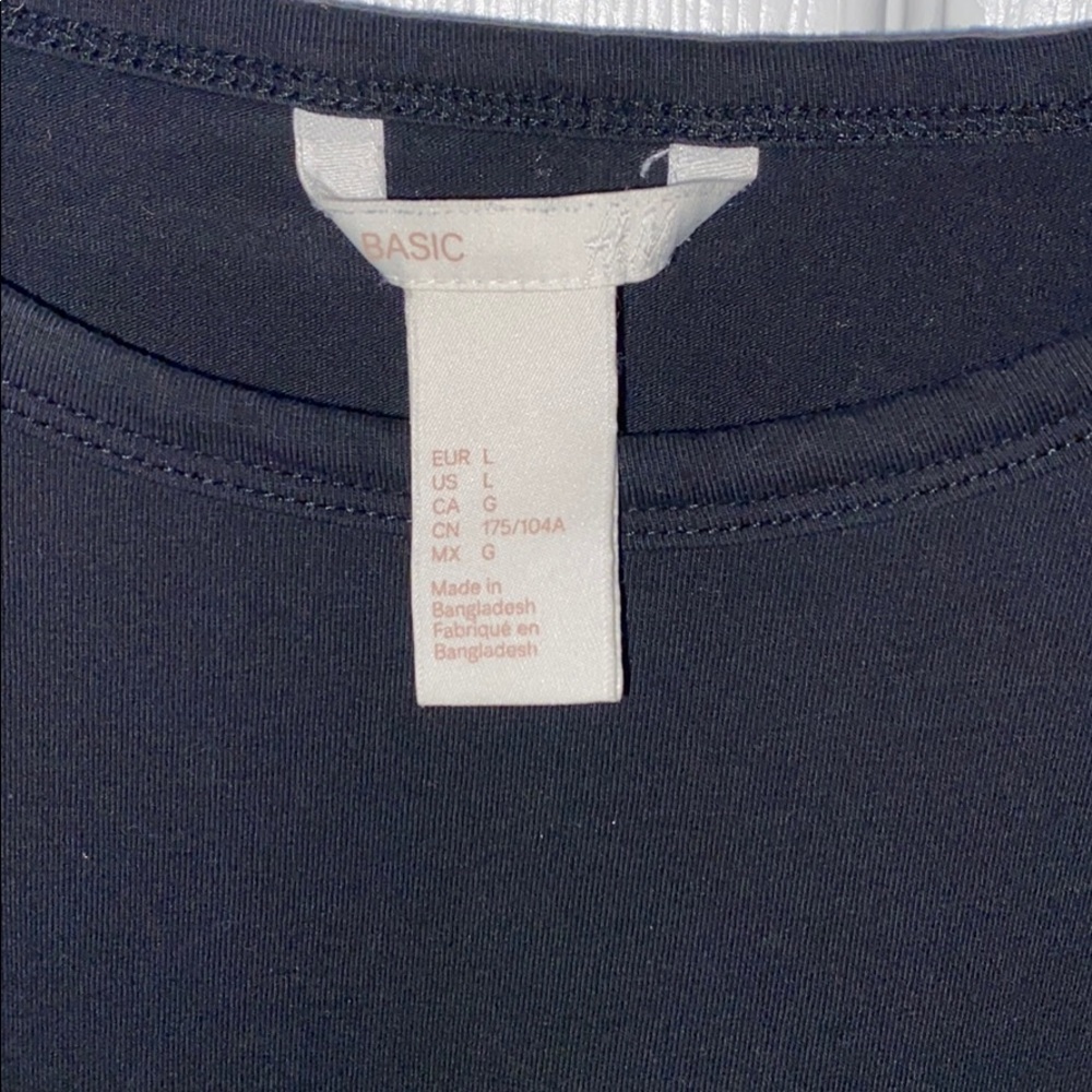 2 h&m basic shirts - Picture 4 of 4